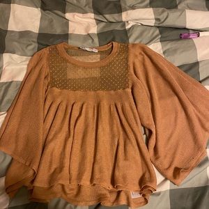 Cute flowy Zara shirt